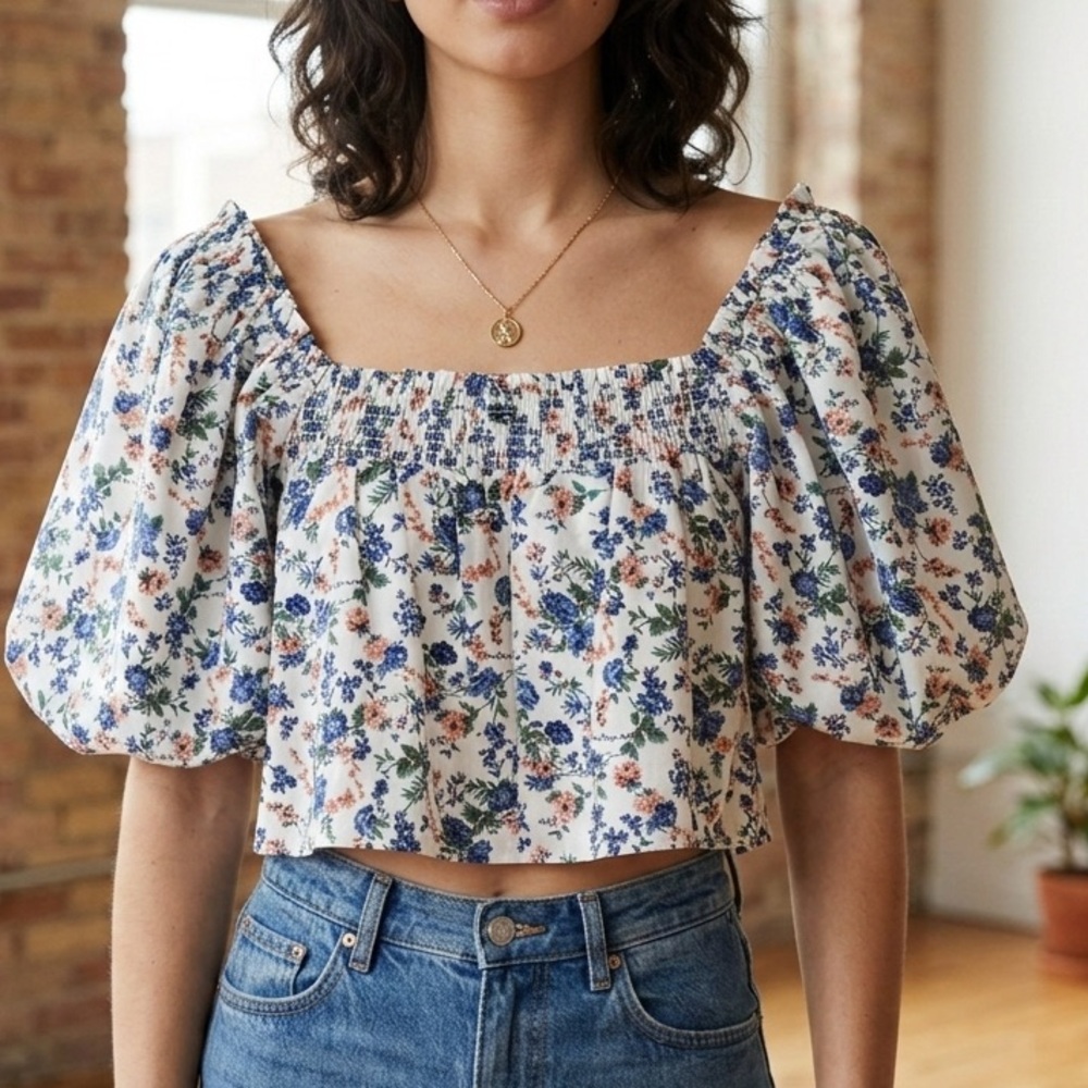 Altar’d State Voluminous Bubble Short Sleeve Cropped Floral Blouse size small